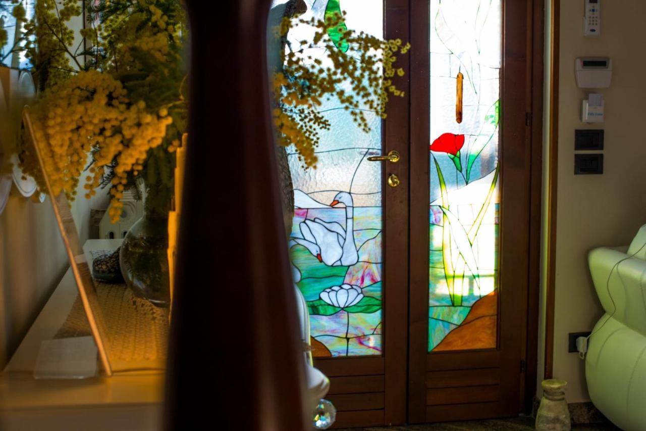 Villa Ivana Desenzano del Garda Bagian luar foto