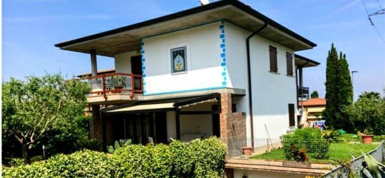 Villa Ivana Desenzano del Garda Bagian luar foto