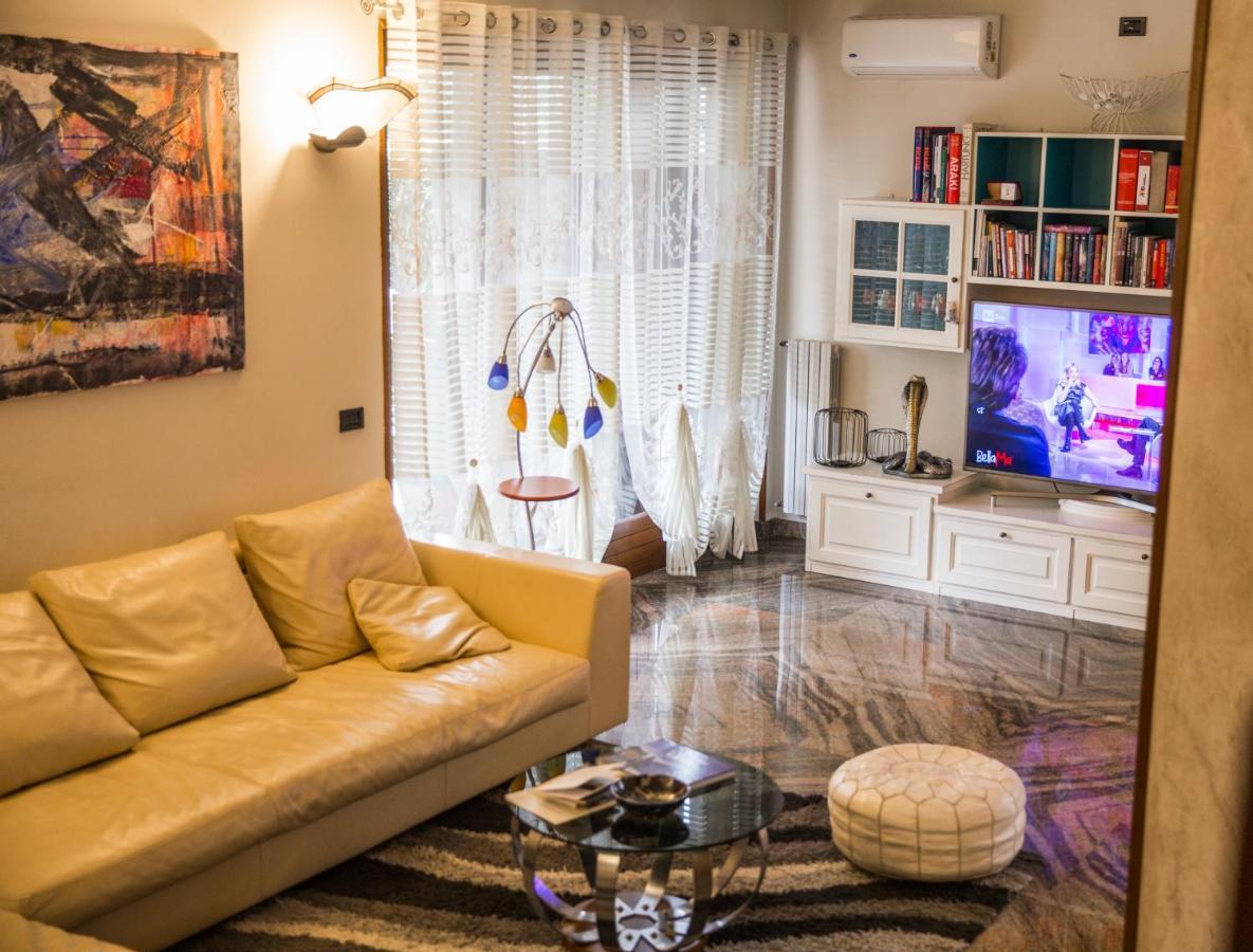 Villa Ivana Desenzano del Garda Bagian luar foto
