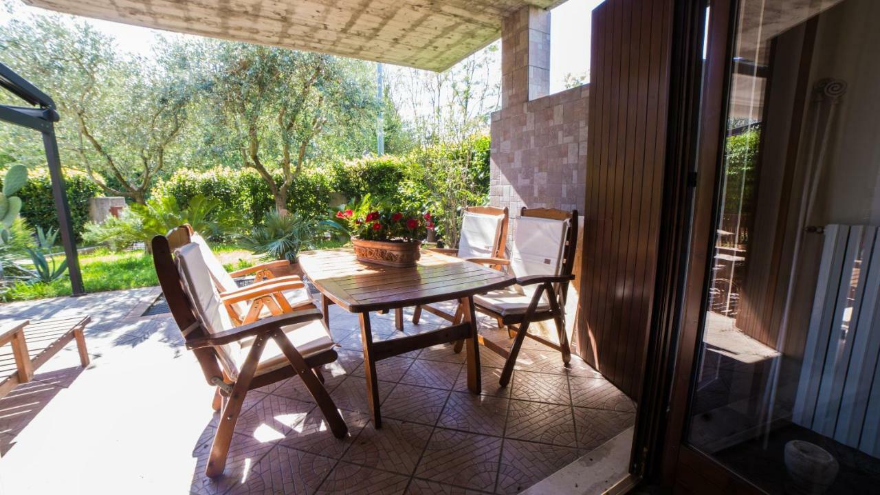 Villa Ivana Desenzano del Garda Bagian luar foto