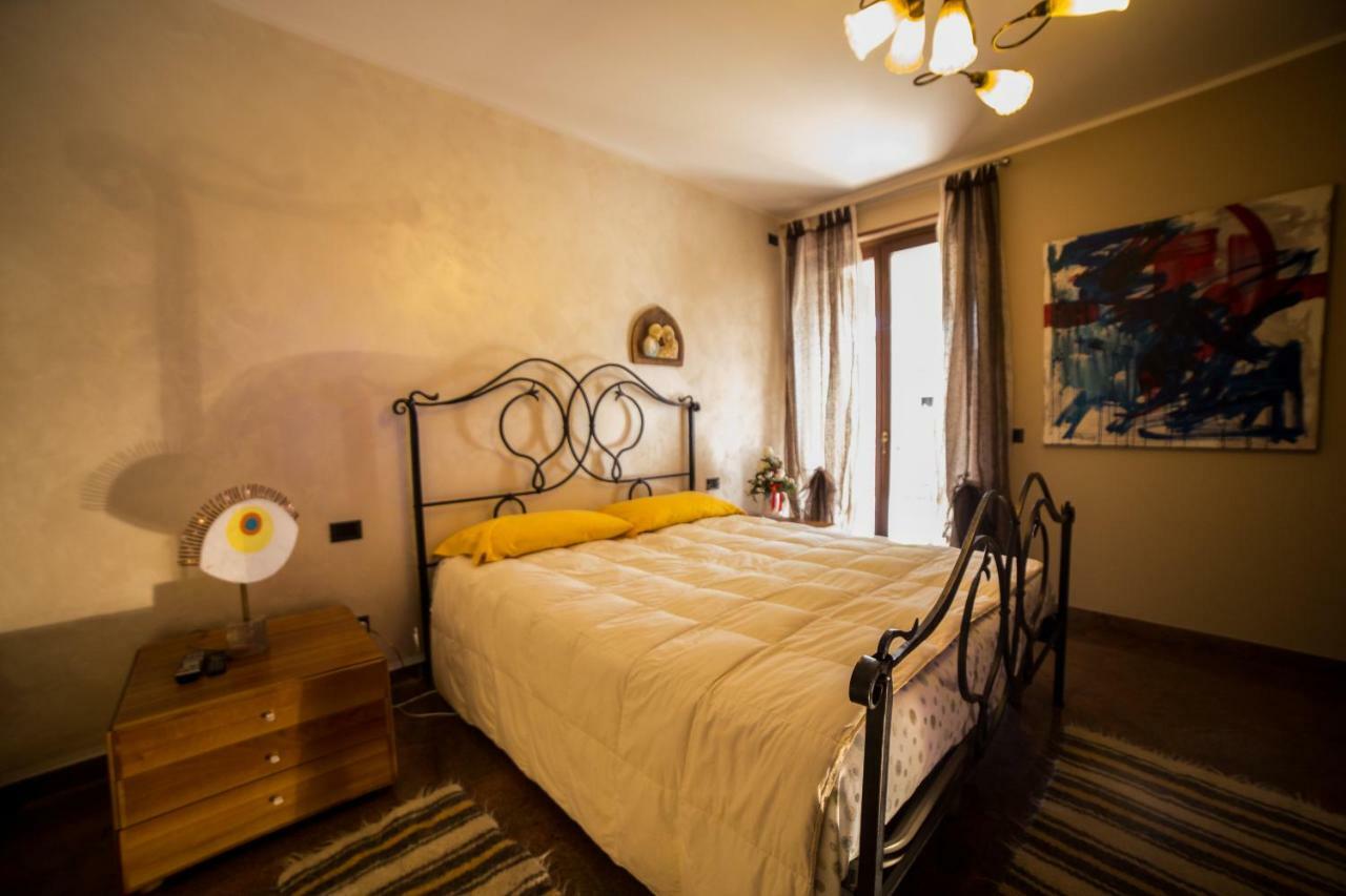 Villa Ivana Desenzano del Garda Bagian luar foto